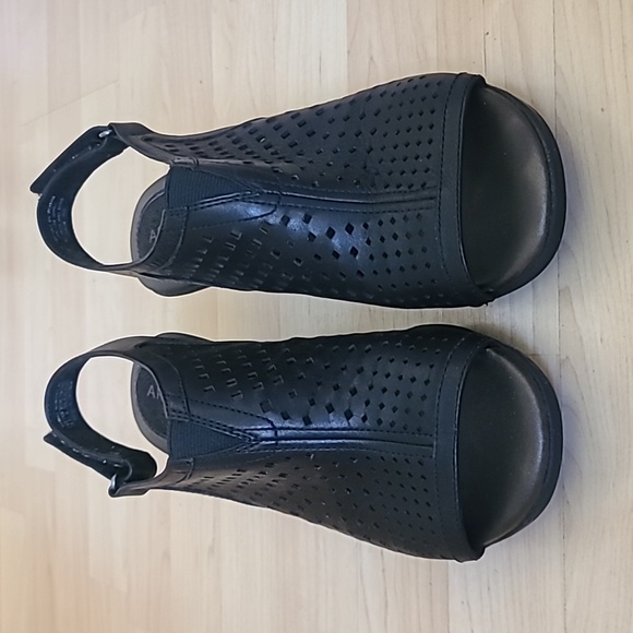 Aravon Black Leather Women Sandals Block Heels Backstrap Size 8.5 - Picture 4 of 9